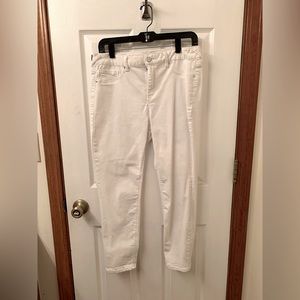 SZ 12 White Jeans by Soundstreet